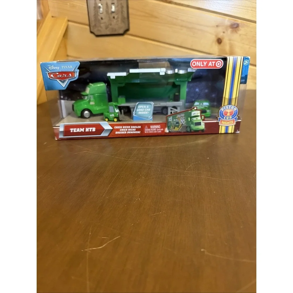 New Disney Pixar World of Cars Race o Rama Team HTB CHICK HICKS HAULER Rare Box